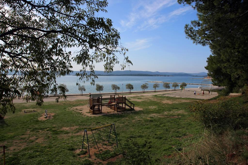 Villa Toni Sveti Filip i Jakov Kültér fotó