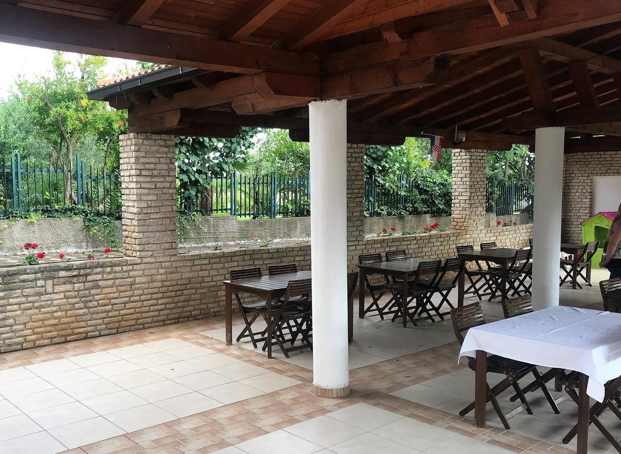 Villa Toni Sveti Filip i Jakov Kültér fotó